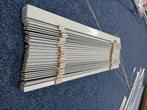 95. houten jaloezie 63 cm br x 115 cm h natuur kleur 35 mm, Huis en Inrichting, Stoffering | Gordijnen en Lamellen, Ophalen, 100 tot 150 cm