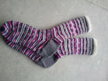 Mooie nieuwe handgebreide,dikke  warme sokken ,MAAT 39/40 beschikbaar voor biedingen