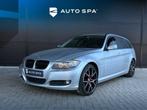 BMW 3 Serie 320i LCI | PANODAK | Trekhaak | NAVI PRO | NW Ke, 4 cilinders, Traction-control, Origineel Nederlands, Handgeschakeld