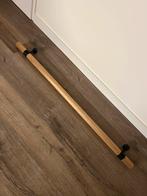Houten trapleuning 130cm met zwarte houders - Zeer netjes!, Ophalen, Zo goed als nieuw