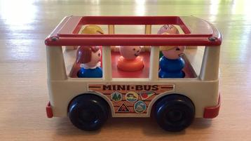 Fisher Price vintage minibusje met poppetjes. Goede staat. beschikbaar voor biedingen