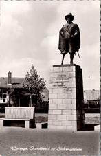 Wolvega - Standbeeld op Sickengaplein (2x)