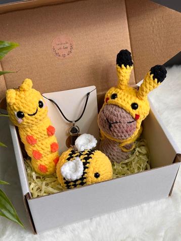 Gehaakte Sleutelhangerset - Capibara, Bij, Worm beschikbaar voor biedingen