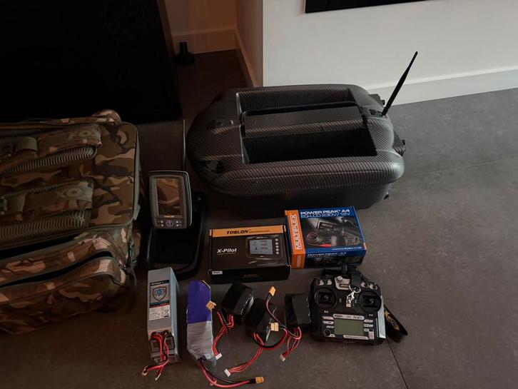 Carplougne rt4 voerboot gps autopilot enz, Watersport en Boten, Hengelsport | Karpervissen, Zo goed als nieuw, Overige typen, Ophalen of Verzenden