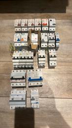 Diverse aardlekautomaten, Doe-het-zelf en Verbouw, Elektra en Kabels, Ophalen of Verzenden, Gebruikt