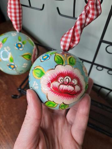 2 PIP kerst ballen kerstbal bloem beschikbaar voor biedingen