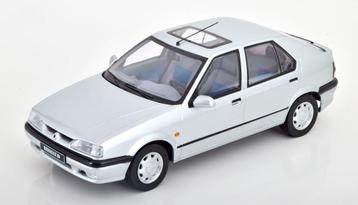 Jsn Triple9 1:18 Renault 19, zilver metallic 1994 beschikbaar voor biedingen