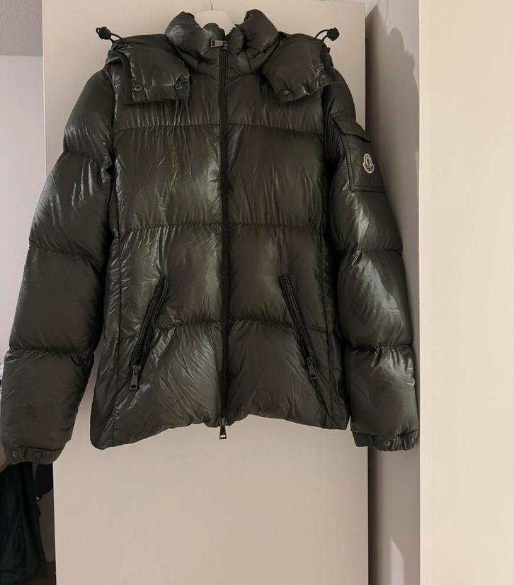 Originele Moncler Maya donsjas, Kleding | Dames, Jassen | Winter, Zo goed als nieuw, Groen, Ophalen