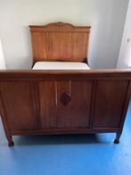 Antiek houten brocante bed met versiering, Ophalen
