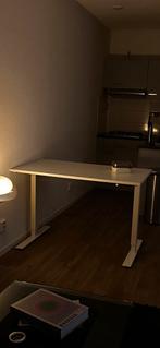 IKEA Bureau - In Hoogte Verstelbaar, Ophalen of Verzenden, In hoogte verstelbaar, Gebruikt, Bureau