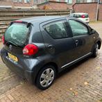 Toyota Aygo 1.0 12V Vvt-i 5DRS 2008 Grijs, Voorwielaandrijving, Stof, 4 stoelen, 68 pk
