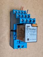 schakelrelais / buisthermostaat

Finder relais 24V, Hobby en Vrije tijd, Elektronica-componenten, Ophalen of Verzenden, Zo goed als nieuw