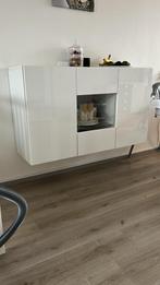 Hoogglans wit hangkast vitrine, Huis en Inrichting, Kasten | Vitrinekasten, 100 tot 150 cm, Ophalen of Verzenden, Zo goed als nieuw