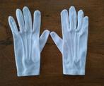 2 paar Witte handschoenen maat 7-8 Carnaval Feest kleiding, Ophalen of Verzenden, Zo goed als nieuw, Carnaval