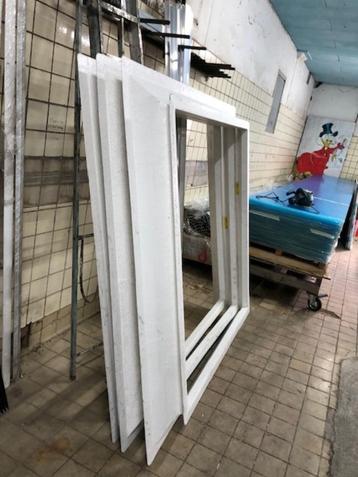 Lichtkoepel 150 x 150 met opstand beschikbaar voor biedingen