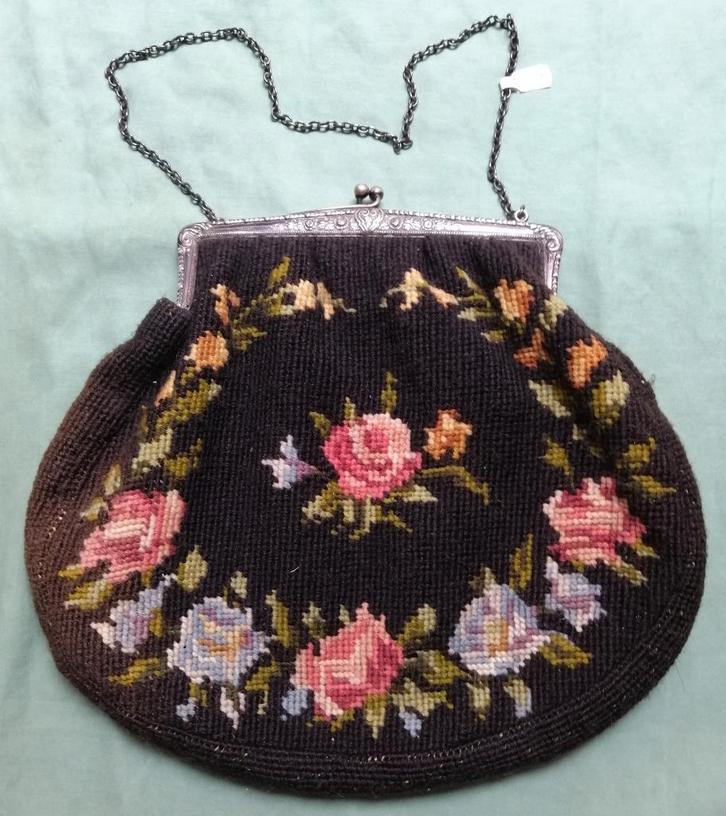 Wol geborduurde tas aan zilveren beugel, Antiek en Kunst, Antiek | Goud en Zilver, Zilver, Ophalen of Verzenden