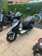 Peugeot kisbee RS 2020 2de eigenaar nieuwe kappenset opgezet, Fietsen en Brommers, Snorfietsen en Snorscooters, Benzine, Ophalen of Verzenden