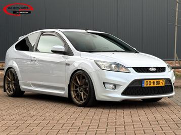 Ford Focus 2.5 ST / NL-auto / Uitstraling beschikbaar voor biedingen