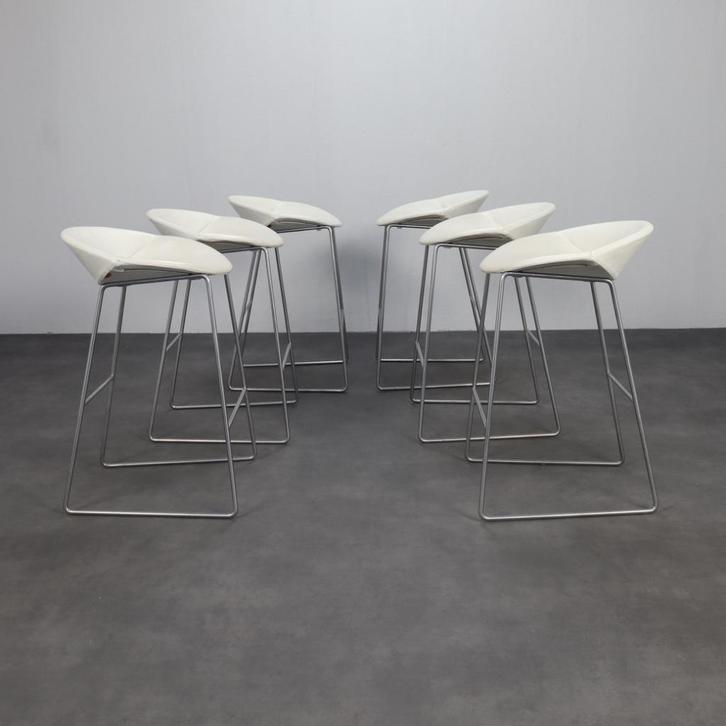 6x Barstool “Mick” by Niels Bendtsen for Montis, 2008, Huis en Inrichting, Barkrukken, Gebruikt, Leer, Metaal, 5 krukken of meer