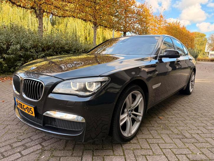 BMW 7 serie 740D, M-sport, X-drive - 100% dealer onderhouden, Auto's, BMW, Particulier, 7-Serie, 360° camera, 4x4, Aangepast voor mindervaliden