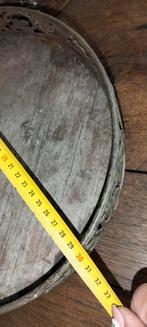 Brocante houten etagère 
Met ijzeren rand, Huis en Inrichting, Woonaccessoires | Etagères, ., Ophalen of Verzenden, Zo goed als nieuw