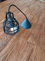 Te koop zwart metalen hanglamp, Ophalen of Verzenden, Zo goed als nieuw, Minder dan 50 cm