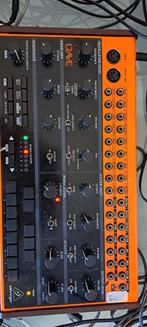 Behringer Crave Analoge Synthesizer, Muziek en Instrumenten, Synthesizers, Ophalen of Verzenden, Gebruikt, Overige merken, Met midi-aansluiting