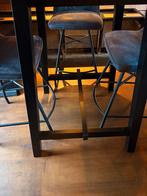 Houten statafel + 4 grijze velvet barkrukken, Ophalen, Gebruikt, Met voetsteun, 90 cm of meer