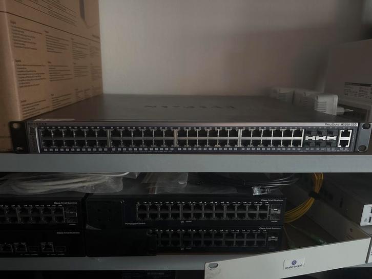 Netgear ProSAFE M5300-52G Switch, Computers en Software, Netwerk switches, Gebruikt, Ophalen of Verzenden