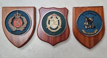 3 wapenschilden, landmachtsstaf, IGDKL, 11 pantserinf.brig. beschikbaar voor biedingen