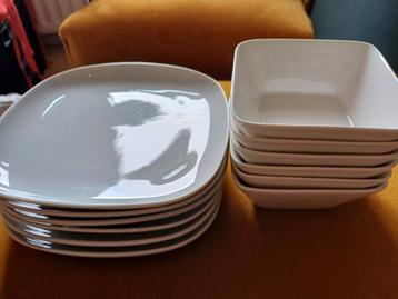 6 ontbijtbordjes + bakjes beschikbaar voor biedingen