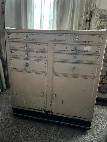 Vintage tandarts kast Baisch beschikbaar voor biedingen