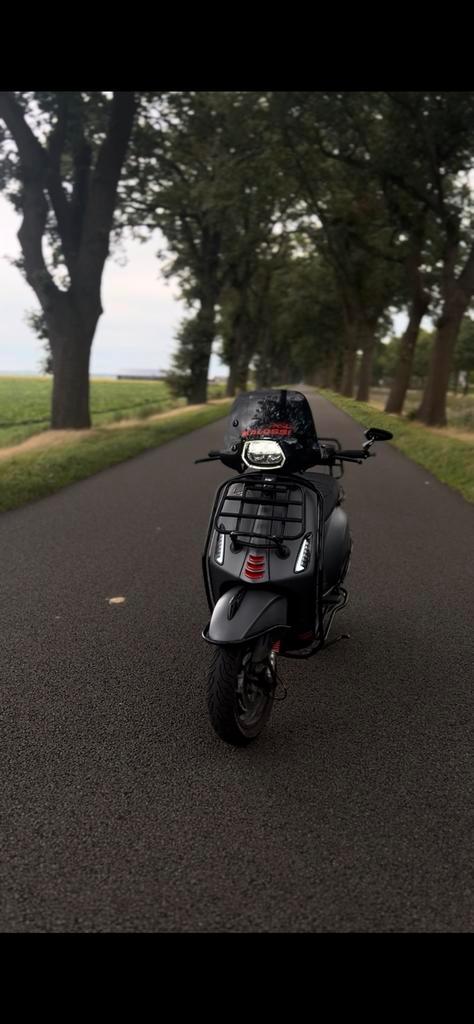 Vespa sprint E5, Fietsen en Brommers, Scooters | Piaggio, Zo goed als nieuw, Overige modellen, Benzine, Ophalen of Verzenden
