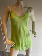 Groene top met kant one size, Kleding | Dames, Tops, Groen, Maat 38/40 (M), Zonder mouw, Ophalen of Verzenden