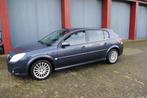 Opel Signum 2.2-16V Executive, Auto's, Opel, Gebruikt, 4 cilinders, Bedrijf, 1600 kg