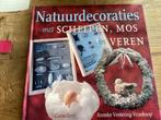 Natuurdecoraties met schelpen, mos en veren, Ophalen of Verzenden, Zo goed als nieuw, A. Vestering-Vrisekoop