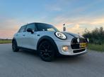 Mini 5-deurs (f55) 1.5 136pk 2016 Zilvergrijs, 136 pk, Origineel Nederlands, Handgeschakeld, Particulier