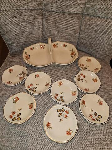 Antiek Maastrichts Petit Four Servies beschikbaar voor biedingen