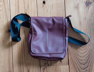 New Rebels Schoudertas - Klein & Handig! beschikbaar voor biedingen