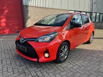 Toyota Yaris 1.3 VVT-i Orange Sport/ Camera/ volledig onderh beschikbaar voor biedingen