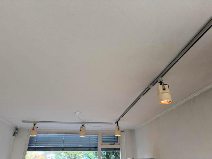 Retro railverlichting met 4 verstelbare spots, Huis en Inrichting, Lampen | Spots, Gebruikt, Plafondspot of Wandspot, Metaal of Aluminium