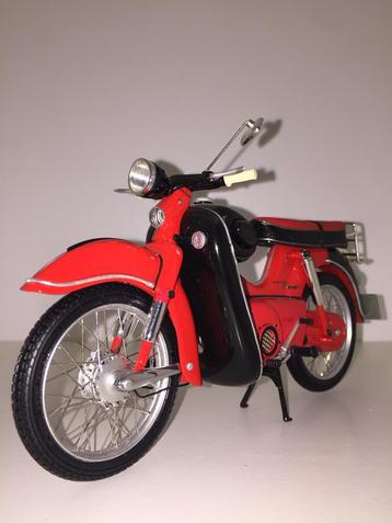 Model Bromfiets  Collectie schaal 1:10 beschikbaar voor biedingen