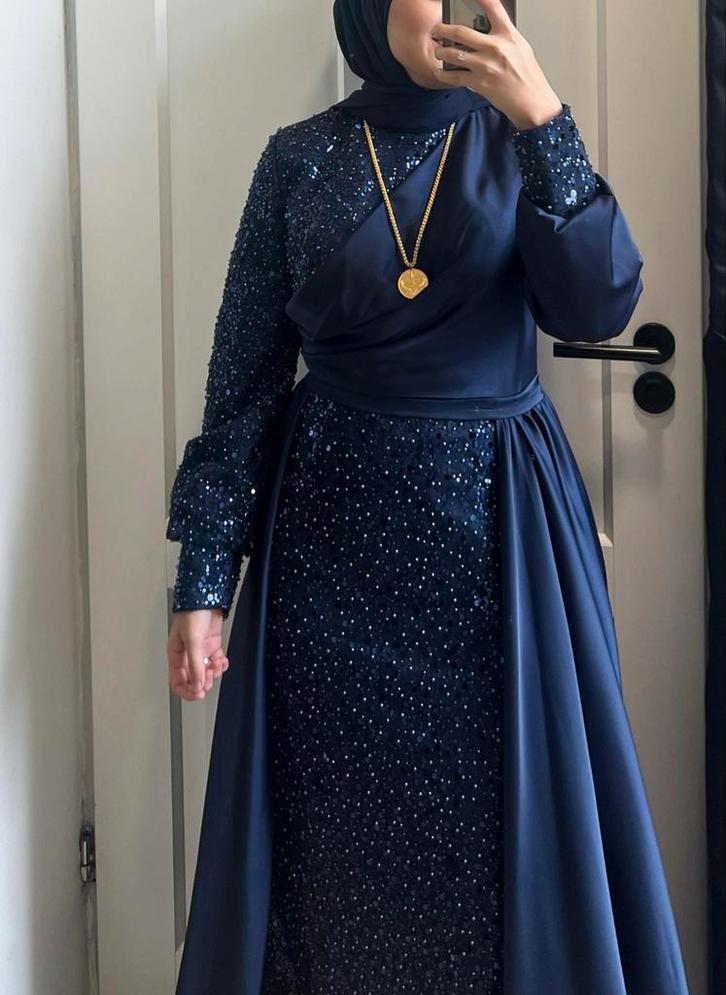 Abiye Gelegenheidsjurk, Kleding | Dames, Jurken, Zo goed als nieuw, Maat 38/40 (M), Blauw, Onder de knie, Ophalen of Verzenden