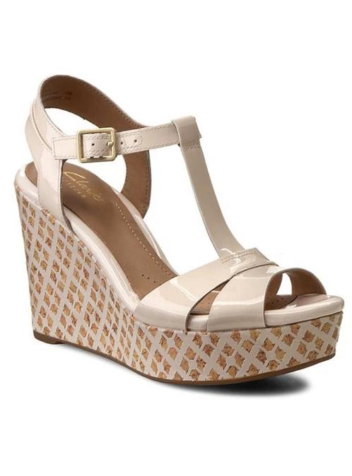 Elegante Clarks schoenen /dunne hak  crèmekleurig lakleer, Kleding | Dames, Schoenen, Zo goed als nieuw, Zwart, Ophalen of Verzenden