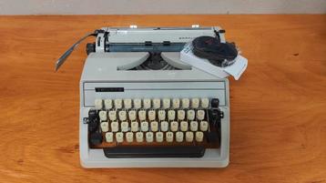Vintage Triumph Gabriele 25 typemachine – werkt + nieuw lint beschikbaar voor biedingen