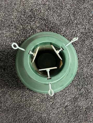 kerstboomstandaard beschikbaar voor biedingen