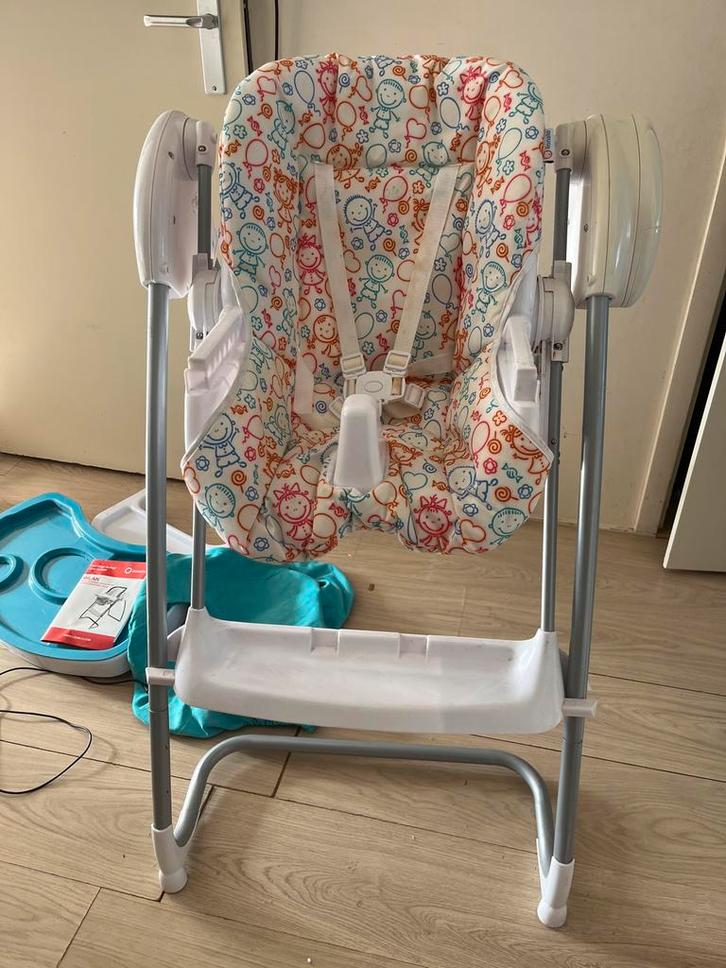 Kinderstoel / Schommelstoel in goede staat, Kinderen en Baby's, Kinderstoelen, Zo goed als nieuw, Overige typen, Afneembaar eetblad