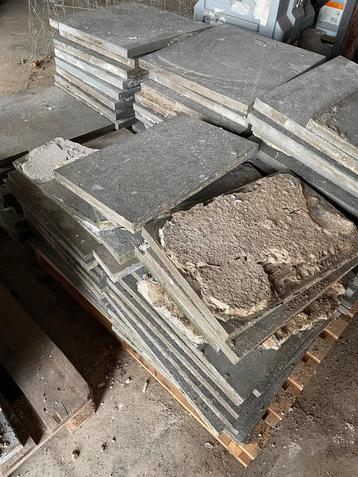 Grijze tegels 60x60 - 80m2 Gratis af te halen beschikbaar voor biedingen