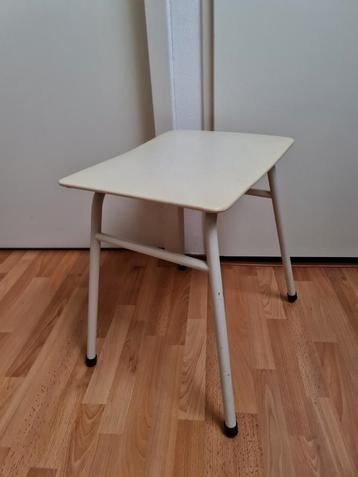 Kruk hocker industrieel met skai crème wit vintage uniek  beschikbaar voor biedingen