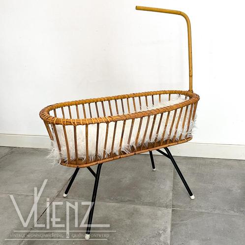 Vintage Rohé, rotan, rattan poppenbedje, bedje pop, retro, Kinderen en Baby's, Speelgoed | Poppen, Gebruikt, Overige typen, Ophalen